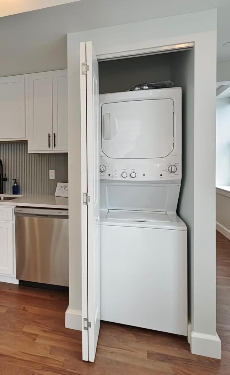 Fun Cozy Apts - 1 25 Mile Walk To Tiaa Bnk Fld جاكسونفيل المظهر الخارجي الصورة