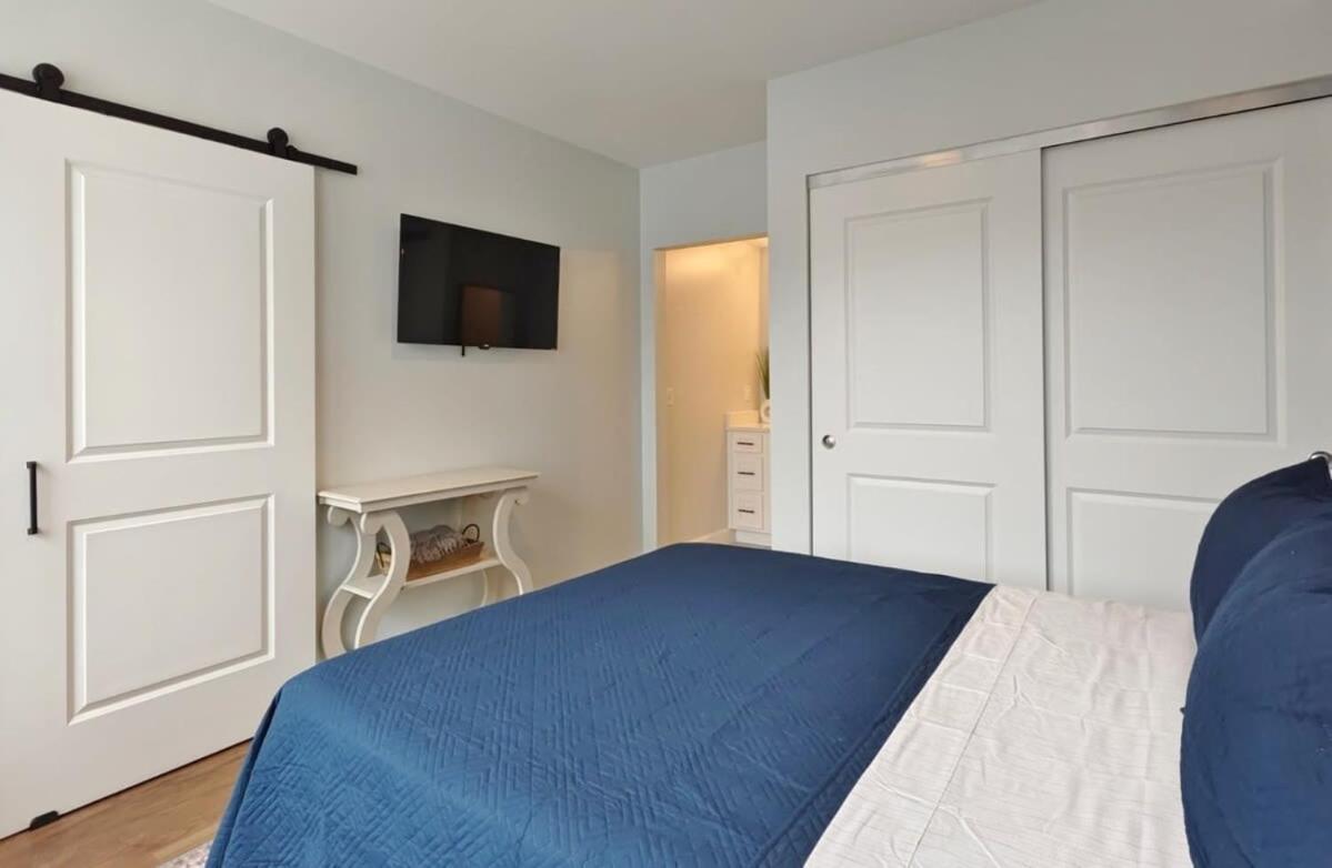 Fun Cozy Apts - 1 25 Mile Walk To Tiaa Bnk Fld جاكسونفيل المظهر الخارجي الصورة