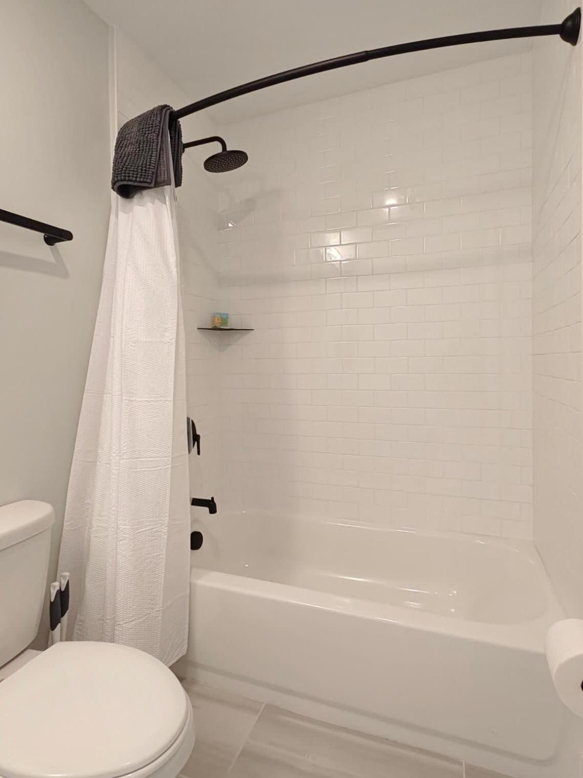 Fun Cozy Apts - 1 25 Mile Walk To Tiaa Bnk Fld جاكسونفيل المظهر الخارجي الصورة